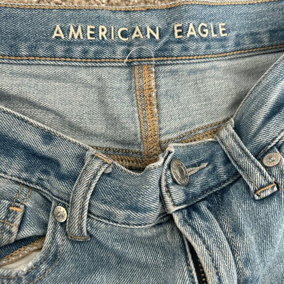 American Eagle light wash distressed straight leg jeans - Picture 5 of 7